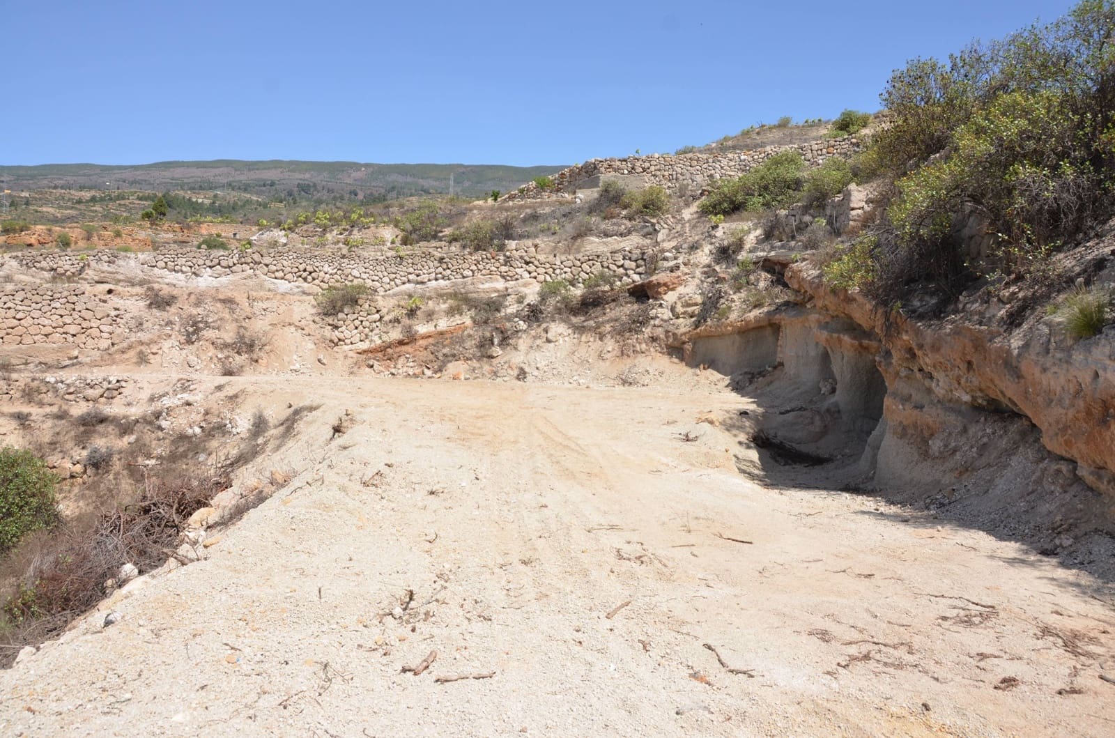 Grunde uden byggetilladelser til salg i Guimar - € 99.800 (Ref: 8917909)