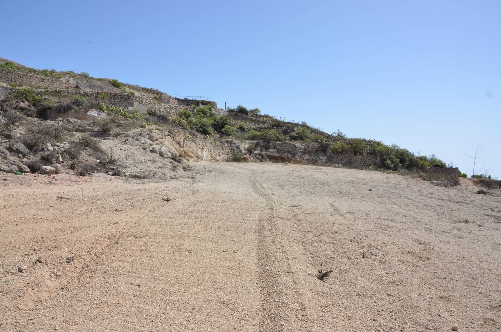 Grunde uden byggetilladelser til salg i Guimar - € 99.800 (Ref: 8917909)