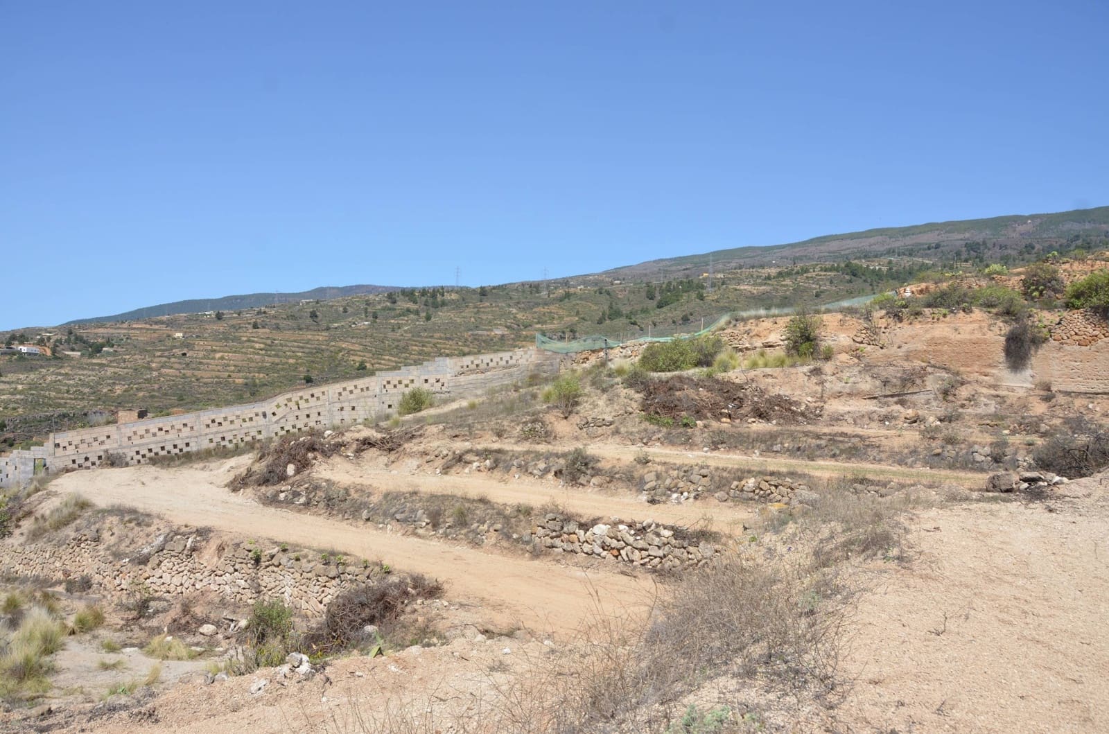 Grunde uden byggetilladelser til salg i Guimar - € 99.800 (Ref: 8917909)