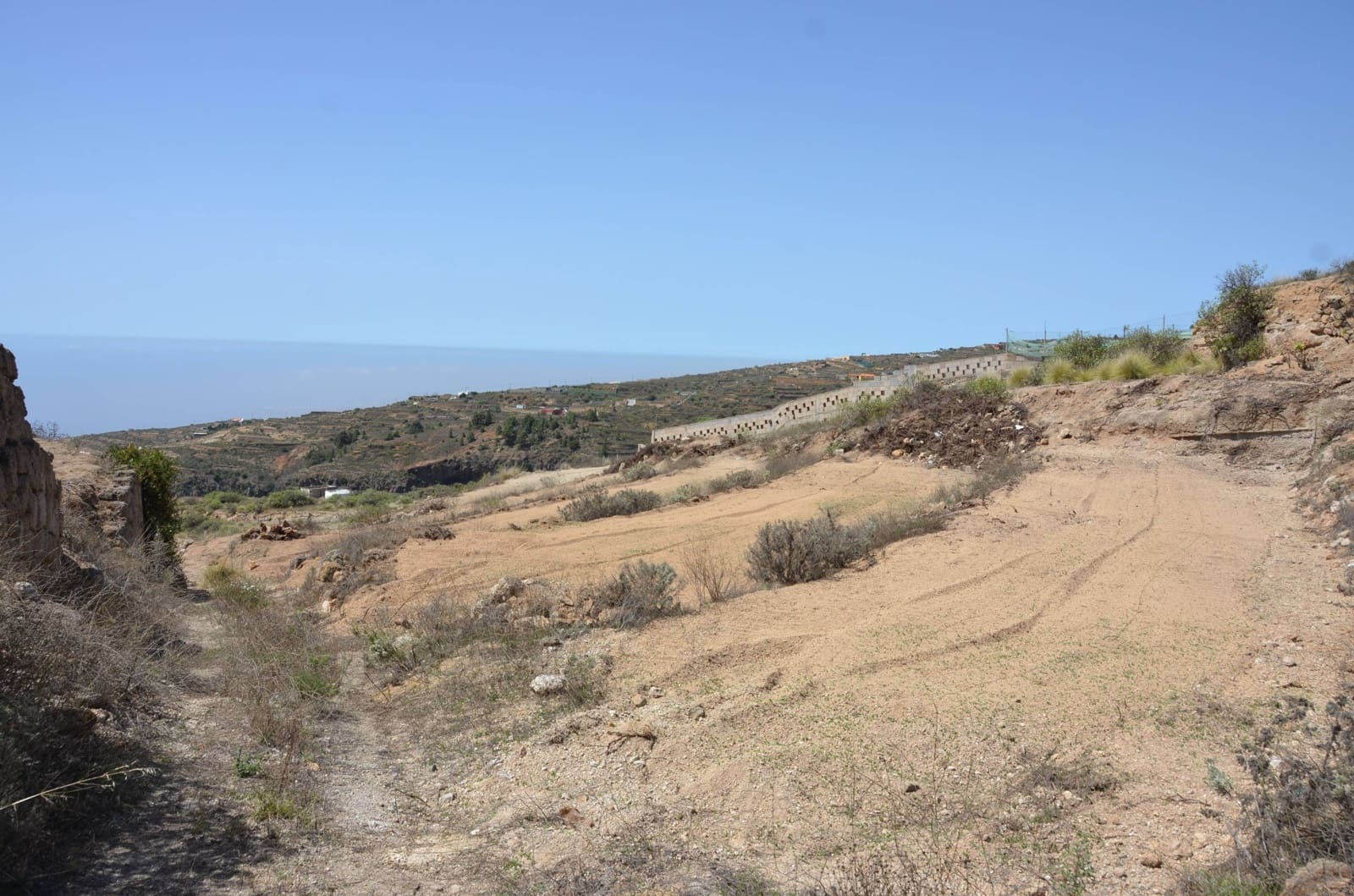 Grunde uden byggetilladelser til salg i Guimar - € 99.800 (Ref: 8917909)