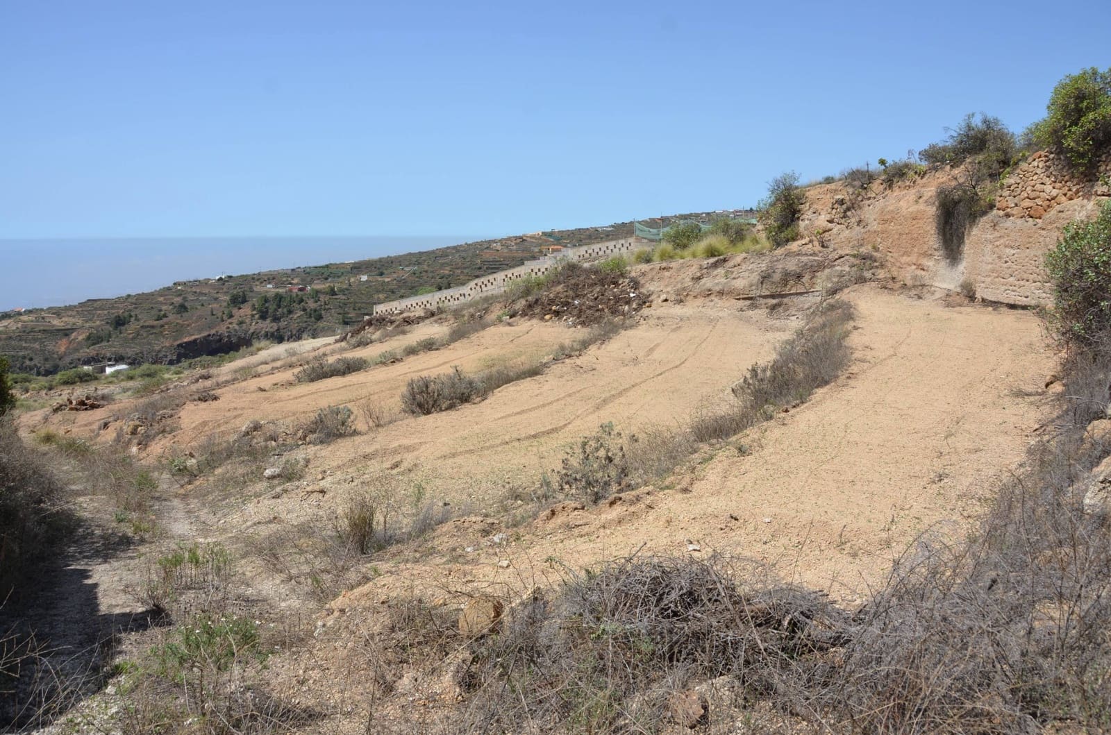 Grunde uden byggetilladelser til salg i Guimar - € 99.800 (Ref: 8917909)