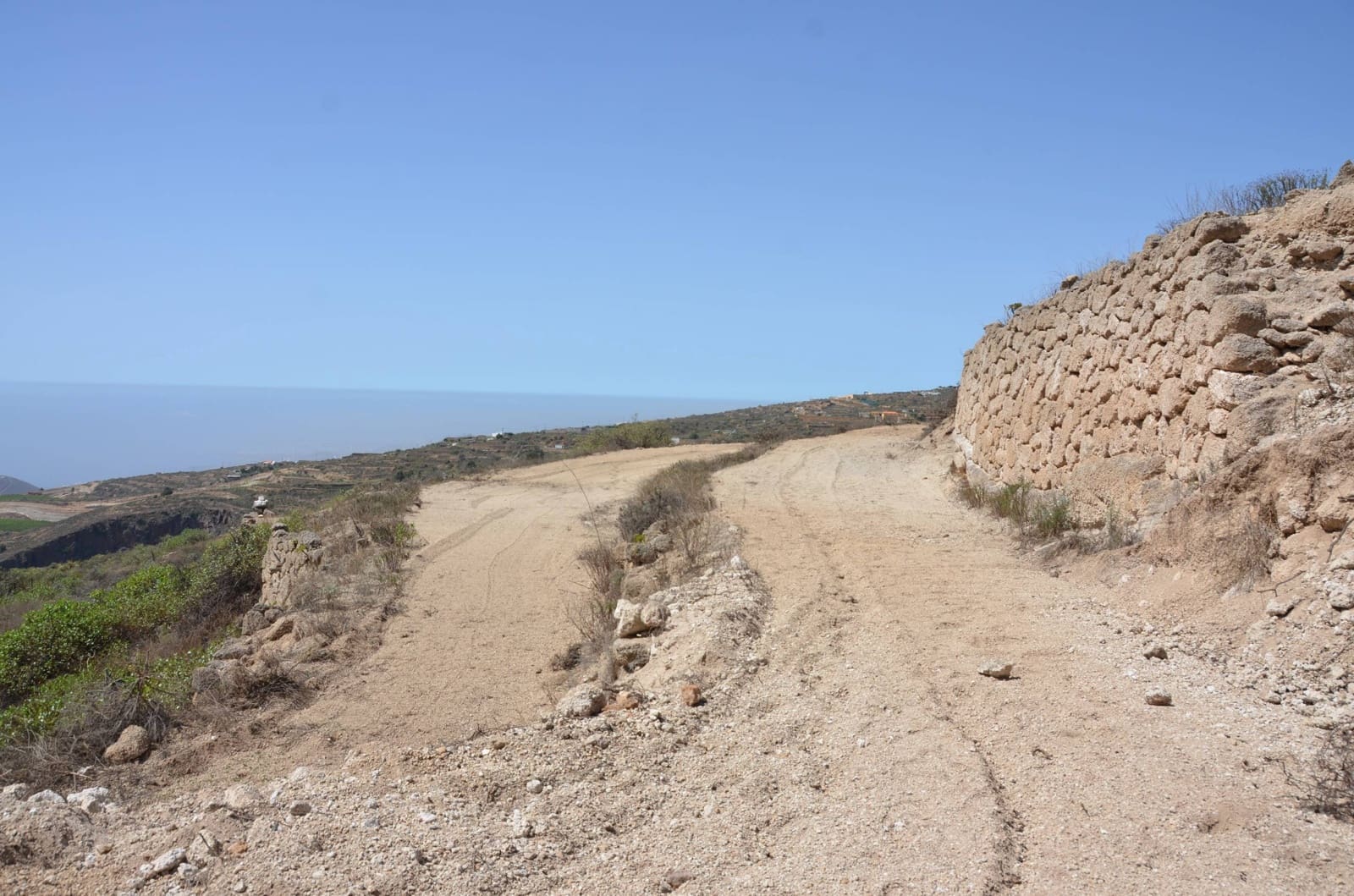 Grunde uden byggetilladelser til salg i Guimar - € 99.800 (Ref: 8917909)