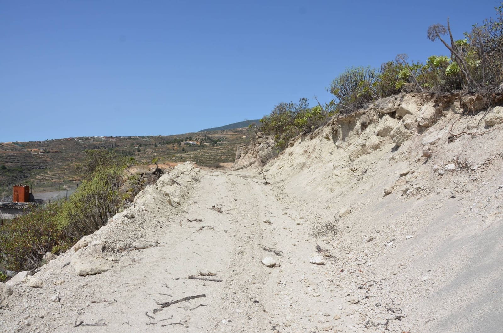 Grunde uden byggetilladelser til salg i Guimar - € 99.800 (Ref: 8917909)