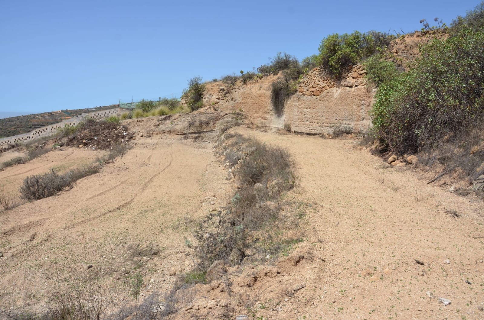 Grunde uden byggetilladelser til salg i Guimar - € 99.800 (Ref: 8917909)