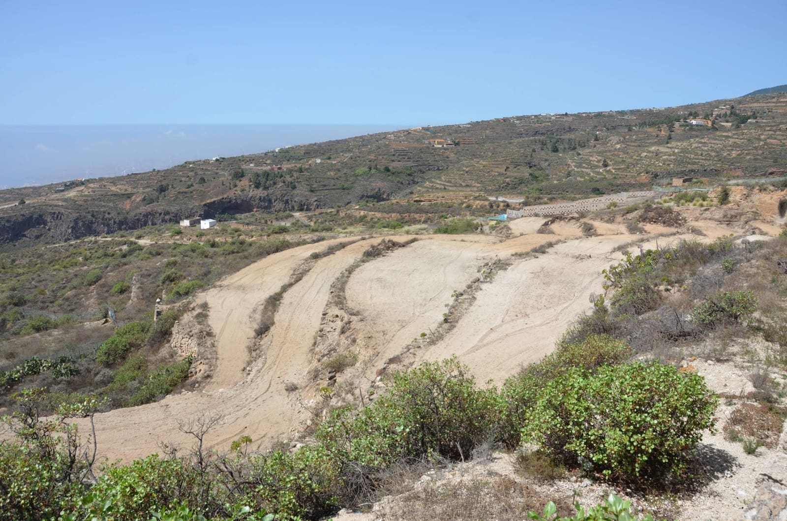 Grunde uden byggetilladelser til salg i Guimar - € 99.800 (Ref: 8917909)