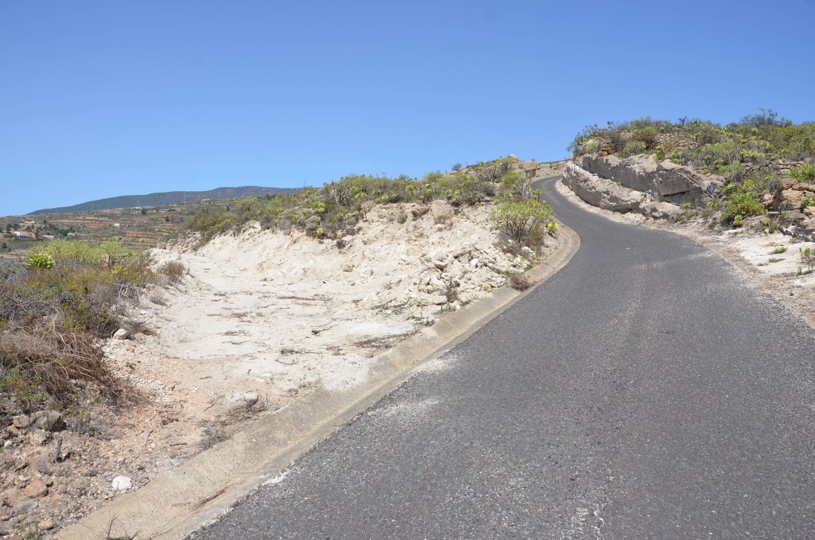 Grunde uden byggetilladelser til salg i Guimar - € 99.800 (Ref: 8917909)