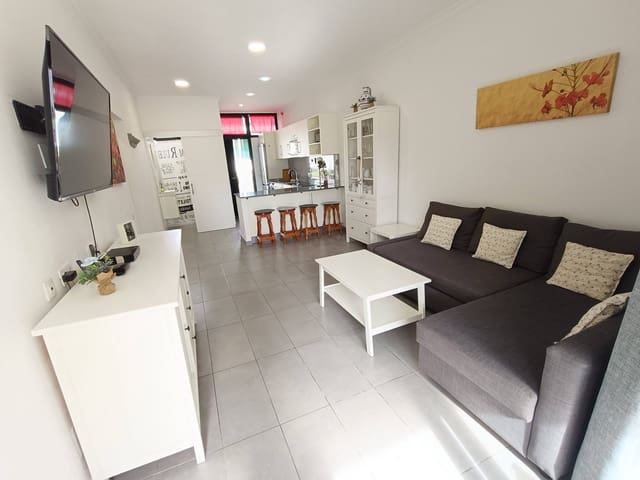 2 bedroom Bungalow for sale in Playa del Inglés, San Bartolomé de Tirajana with pool - € 395,000 (Ref: 8937067)