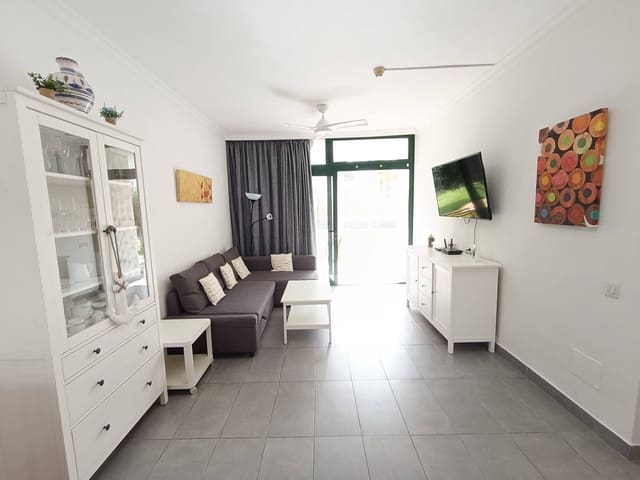 2 bedroom Bungalow for sale in Playa del Inglés, San Bartolomé de Tirajana with pool - € 395,000 (Ref: 8937067)