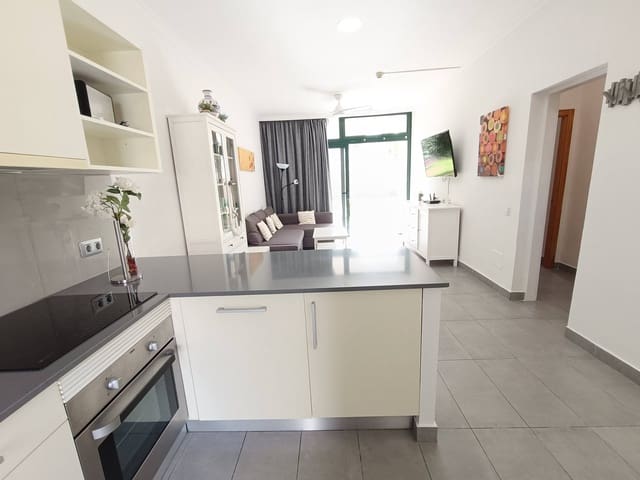 2 bedroom Bungalow for sale in Playa del Inglés, San Bartolomé de Tirajana with pool - € 395,000 (Ref: 8937067)