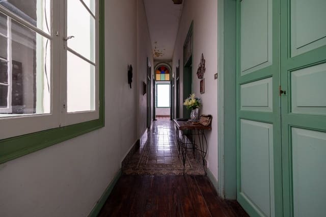 14 bedroom Townhouse for sale in Vegueta, Las Palmas de Gran Canaria - € 649,000 (Ref: 8941218)