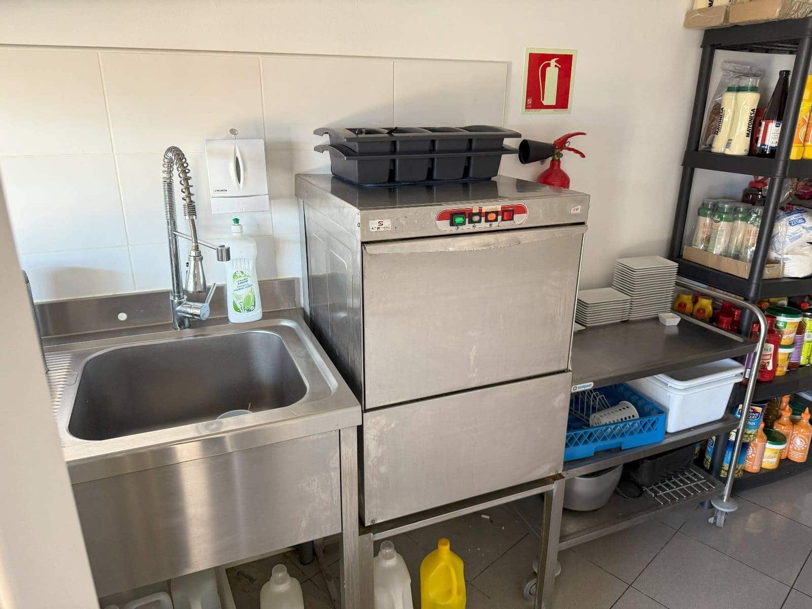 Kaupallinen vuokrattavana paikassa San Bartolome de Tirajana - 2 132 € (Ref: 8950692)