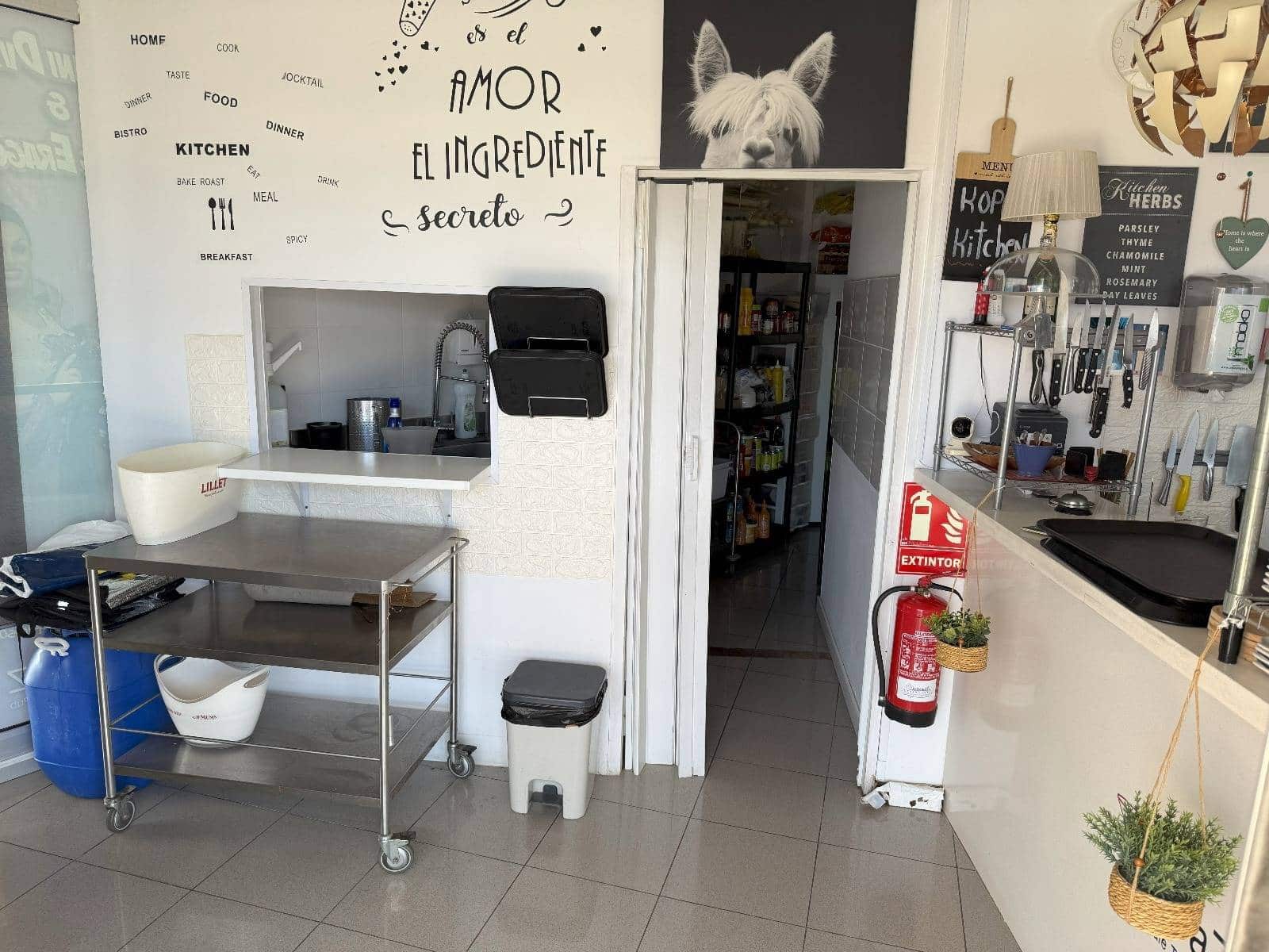 Kaupallinen vuokrattavana paikassa San Bartolome de Tirajana - 2 132 € (Ref: 8950692)