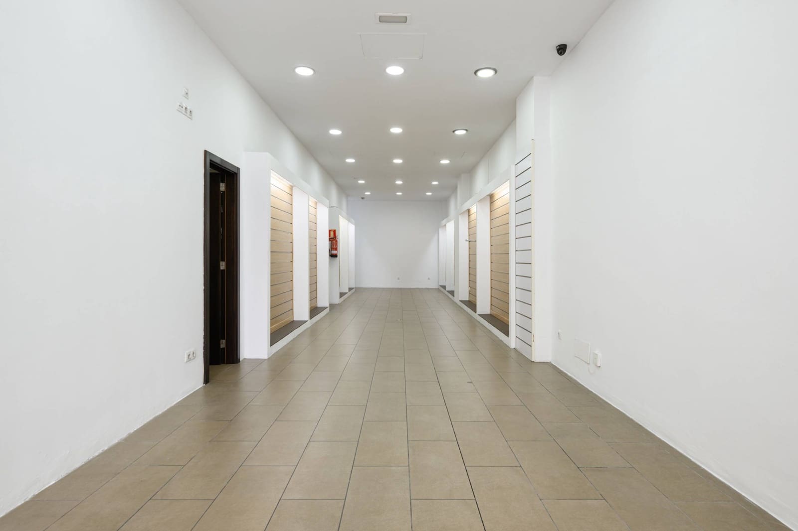 Commercieel te huur in Las Palmas de Gran Canaria met garage - € 1.750 (Ref: 8961588)