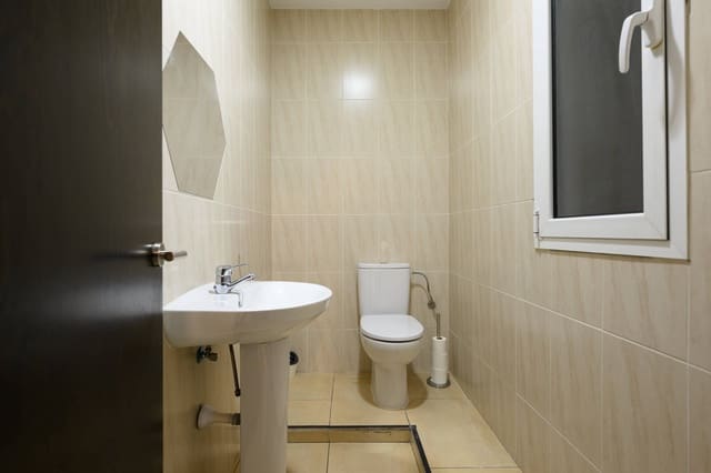 Gewerbe zu vermieten in Alcaravaneras, Las Palmas de Gran Canaria mit Garage - 1.750 € (Ref: 8961588)