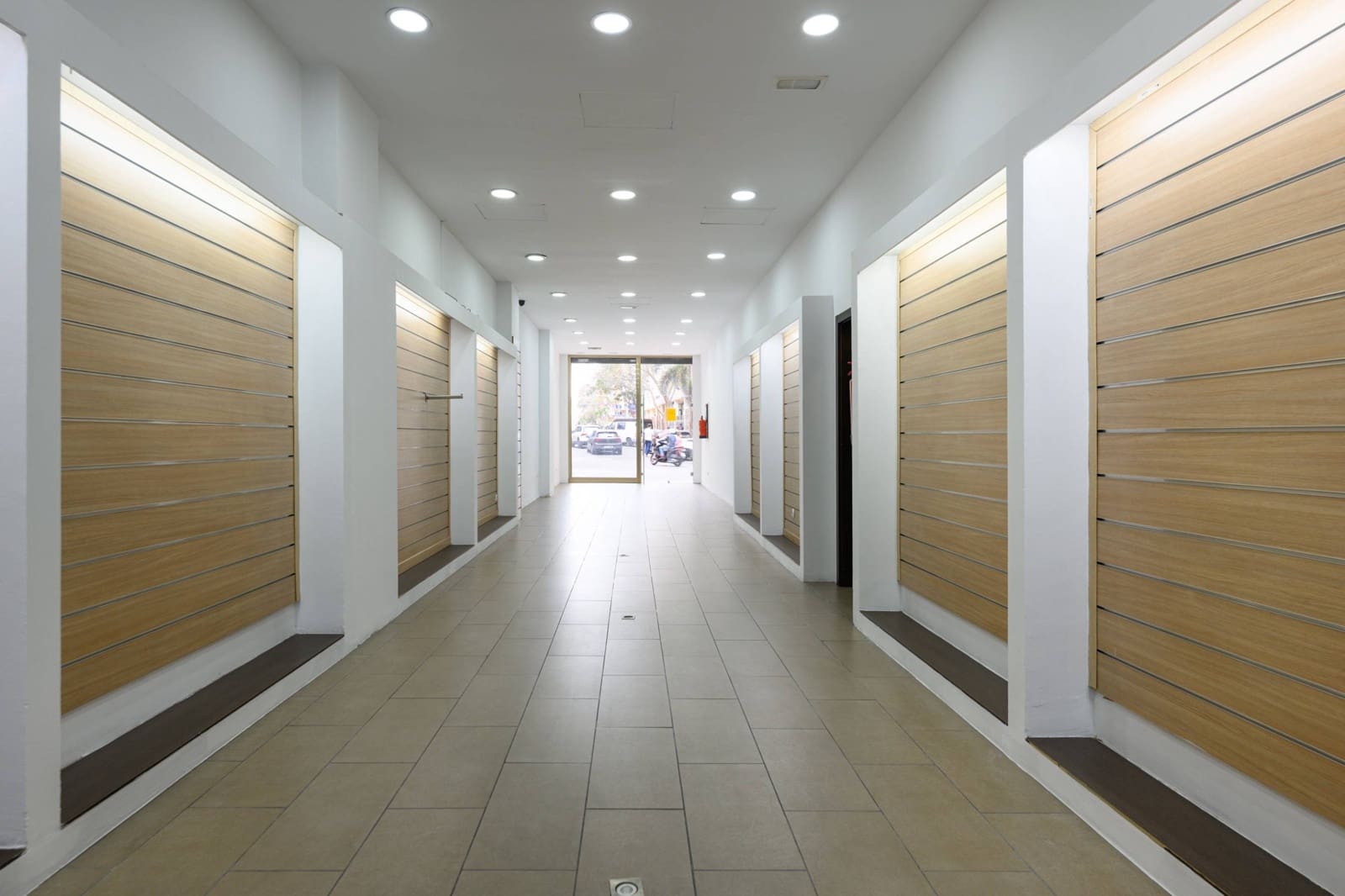 Commercieel te huur in Las Palmas de Gran Canaria met garage - € 1.750 (Ref: 8961588)