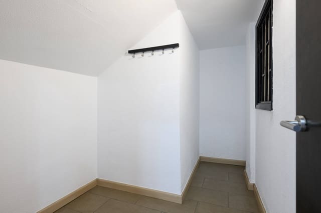 Gewerbe zu vermieten in Alcaravaneras, Las Palmas de Gran Canaria mit Garage - 1.750 € (Ref: 8961588)