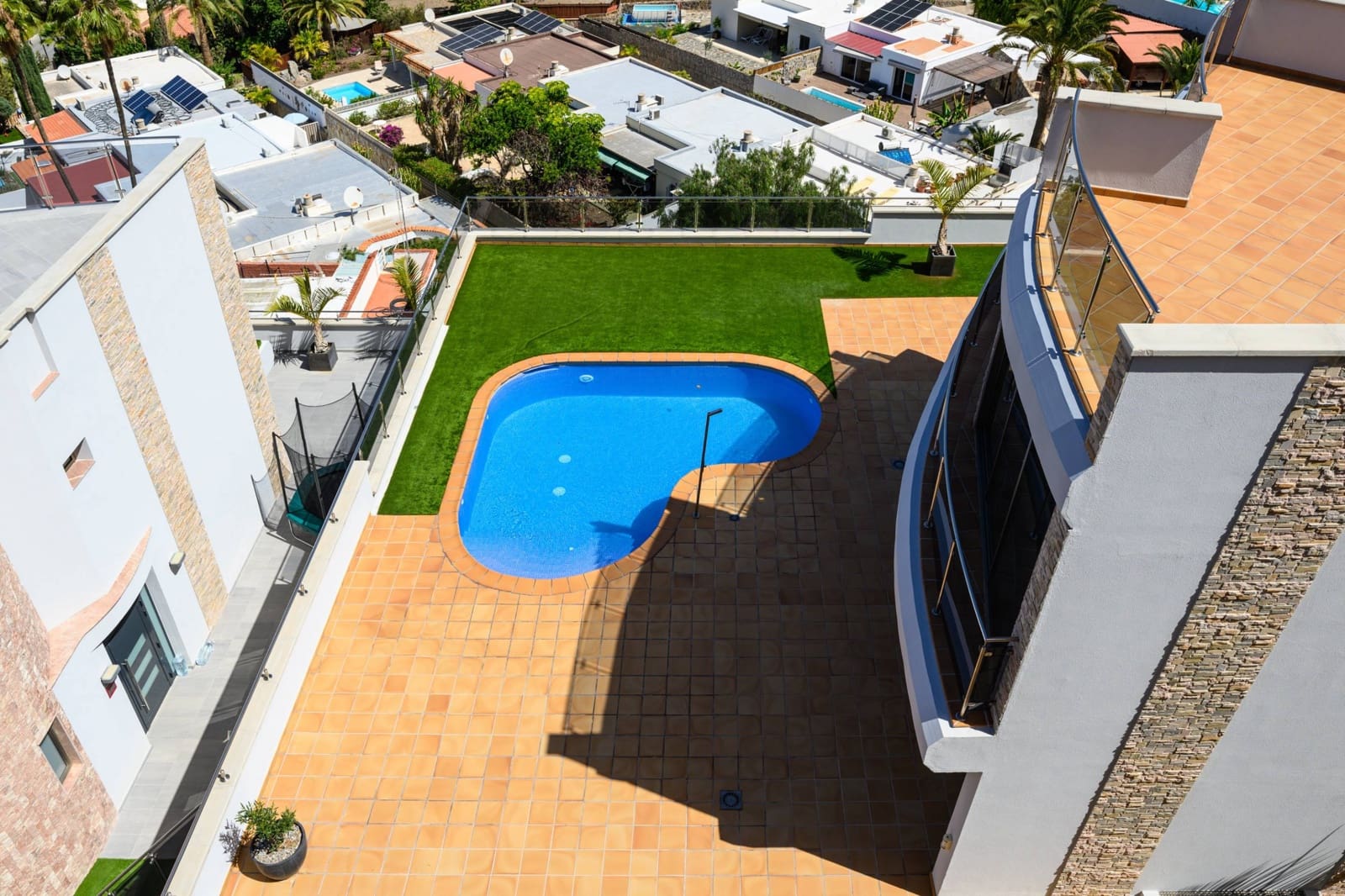 4 bedroom Villa for sale in Mogan with pool garage - € 949,000 (Ref: 8972454)
