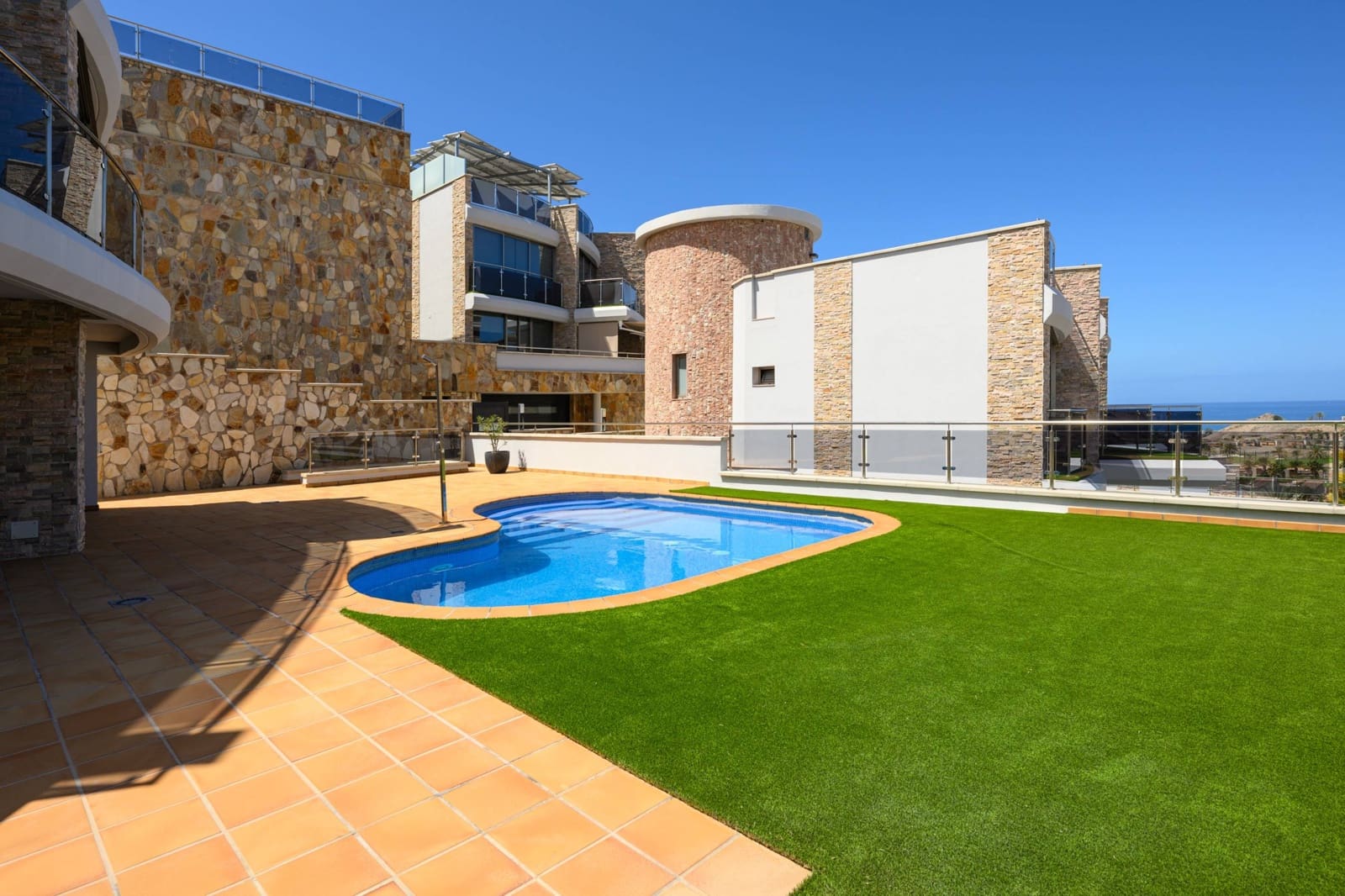 4 bedroom Villa for sale in Mogan with pool garage - € 949,000 (Ref: 8972454)