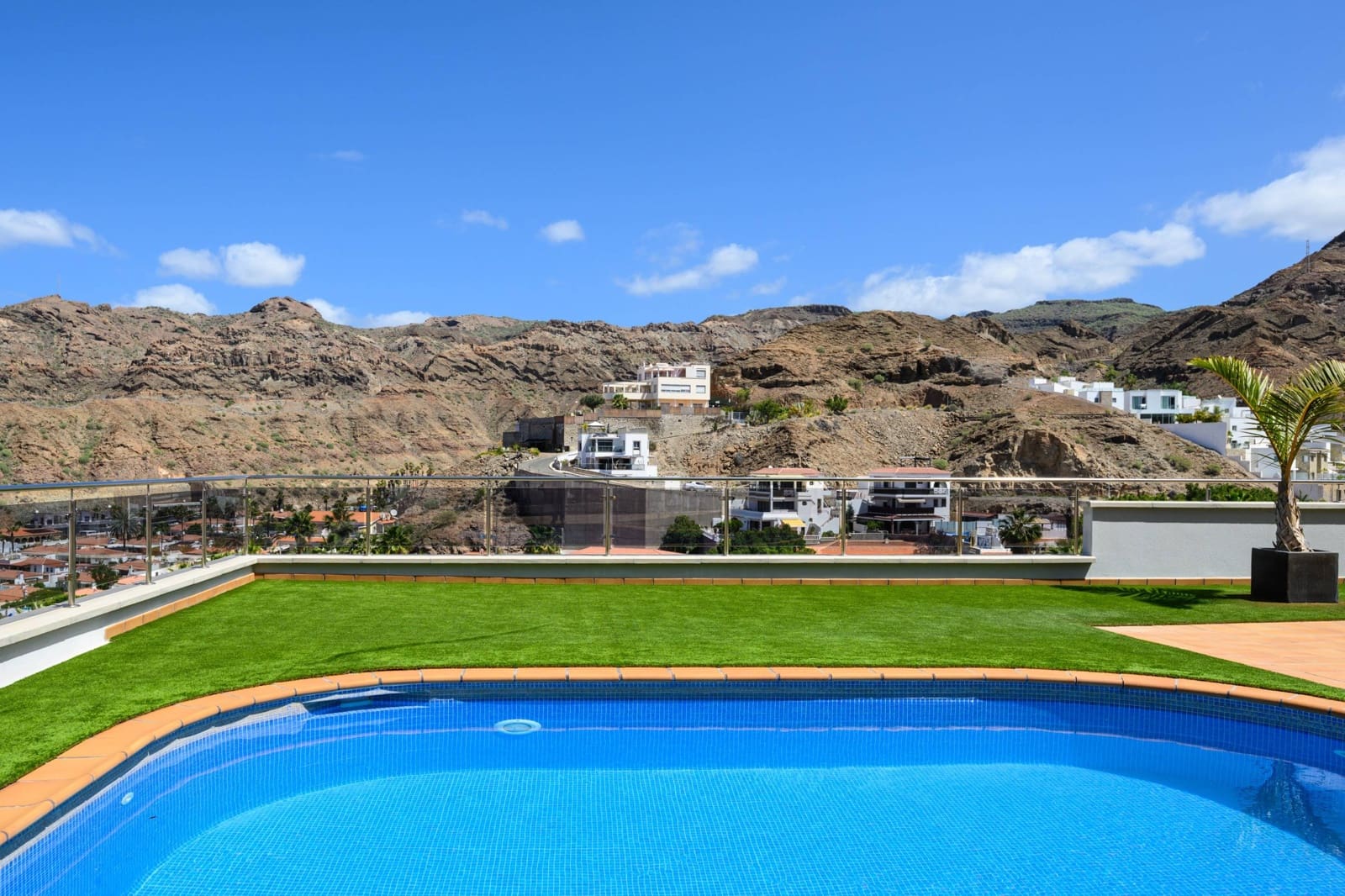 4 bedroom Villa for sale in Mogan with pool garage - € 949,000 (Ref: 8972454)