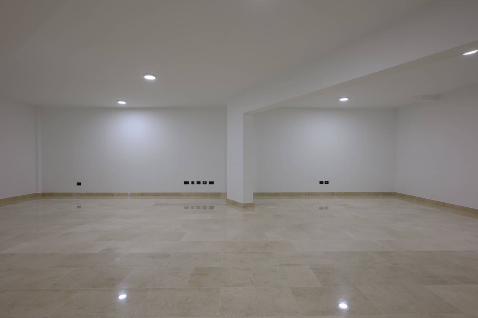 4 bedroom Villa for sale in Mogan with pool garage - € 949,000 (Ref: 8972454)