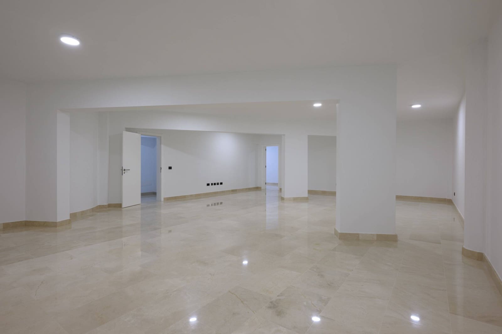 4 bedroom Villa for sale in Mogan with pool garage - € 949,000 (Ref: 8972454)