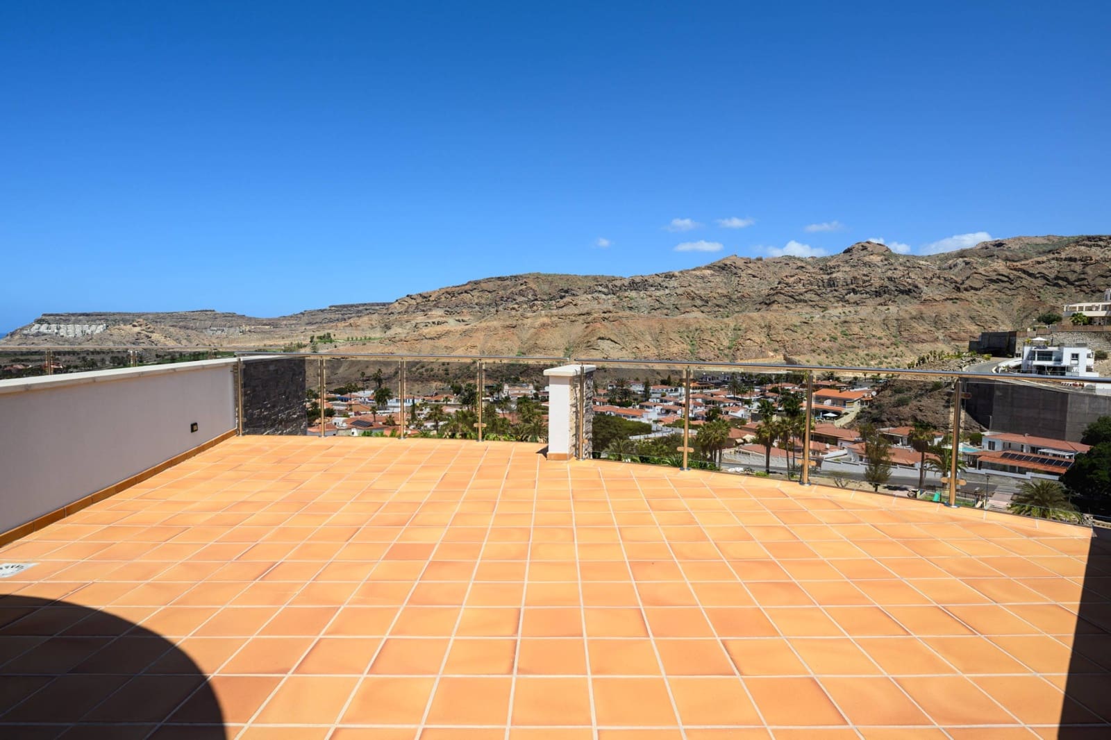 4 bedroom Villa for sale in Mogan with pool garage - € 949,000 (Ref: 8972454)