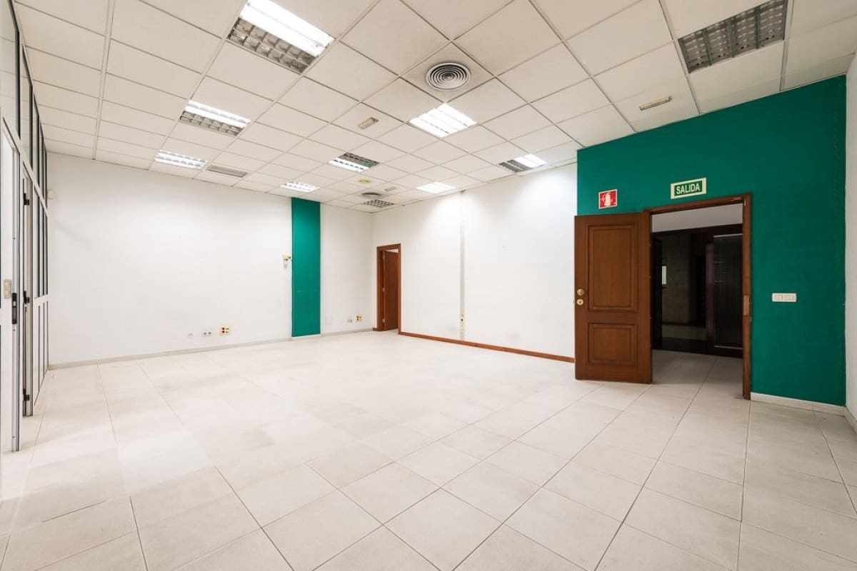 Biuro na sprzedaż w Las Palmas de Gran Canaria - 250 000 € (Ref: 8999628)