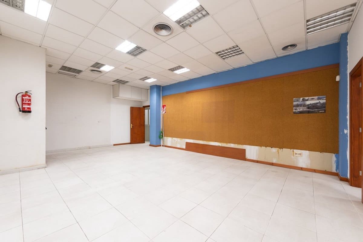 Biuro na sprzedaż w Las Palmas de Gran Canaria - 250 000 € (Ref: 8999628)