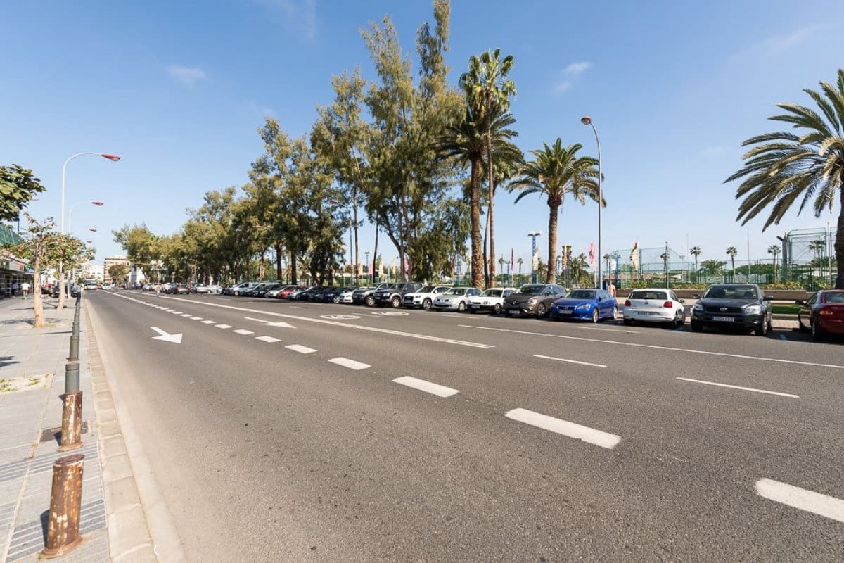 Biuro na sprzedaż w Las Palmas de Gran Canaria - 250 000 € (Ref: 8999628)