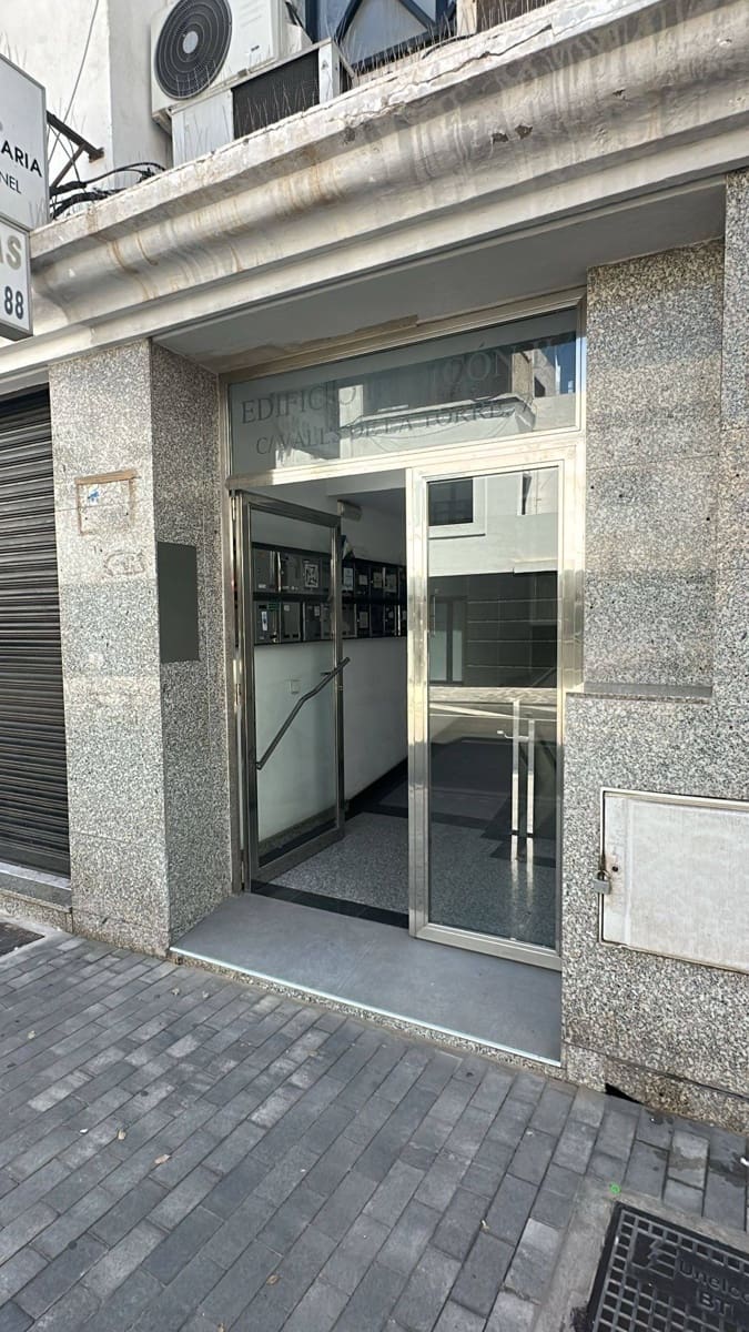 Kontor til leje i Arrecife - € 600 (Ref: 9026785)