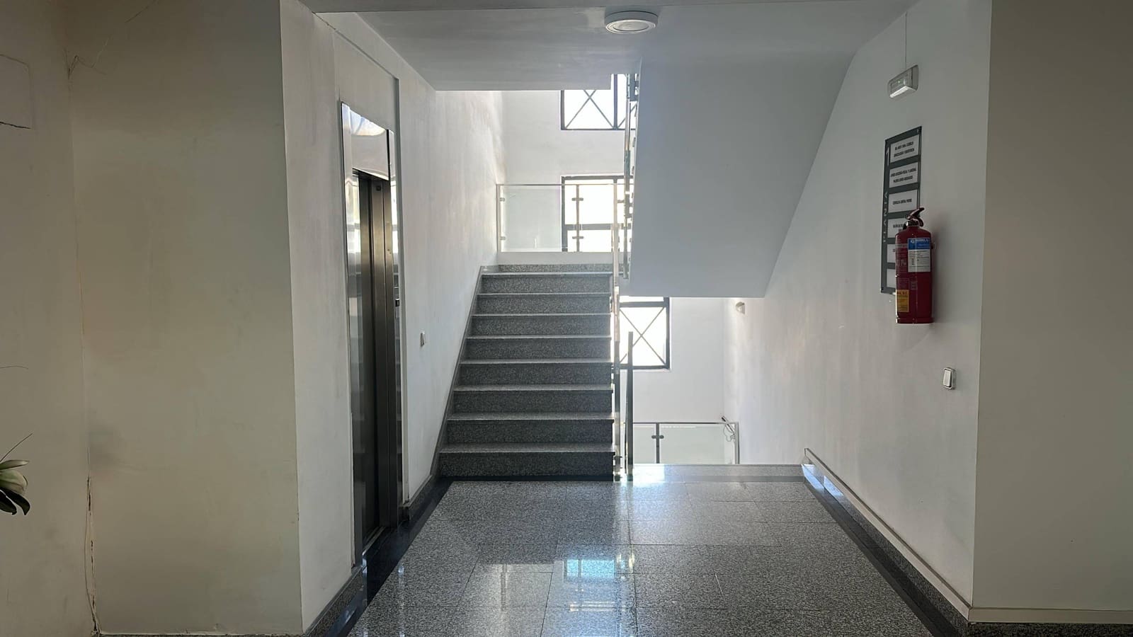 Kontor til leje i Arrecife - € 600 (Ref: 9026785)