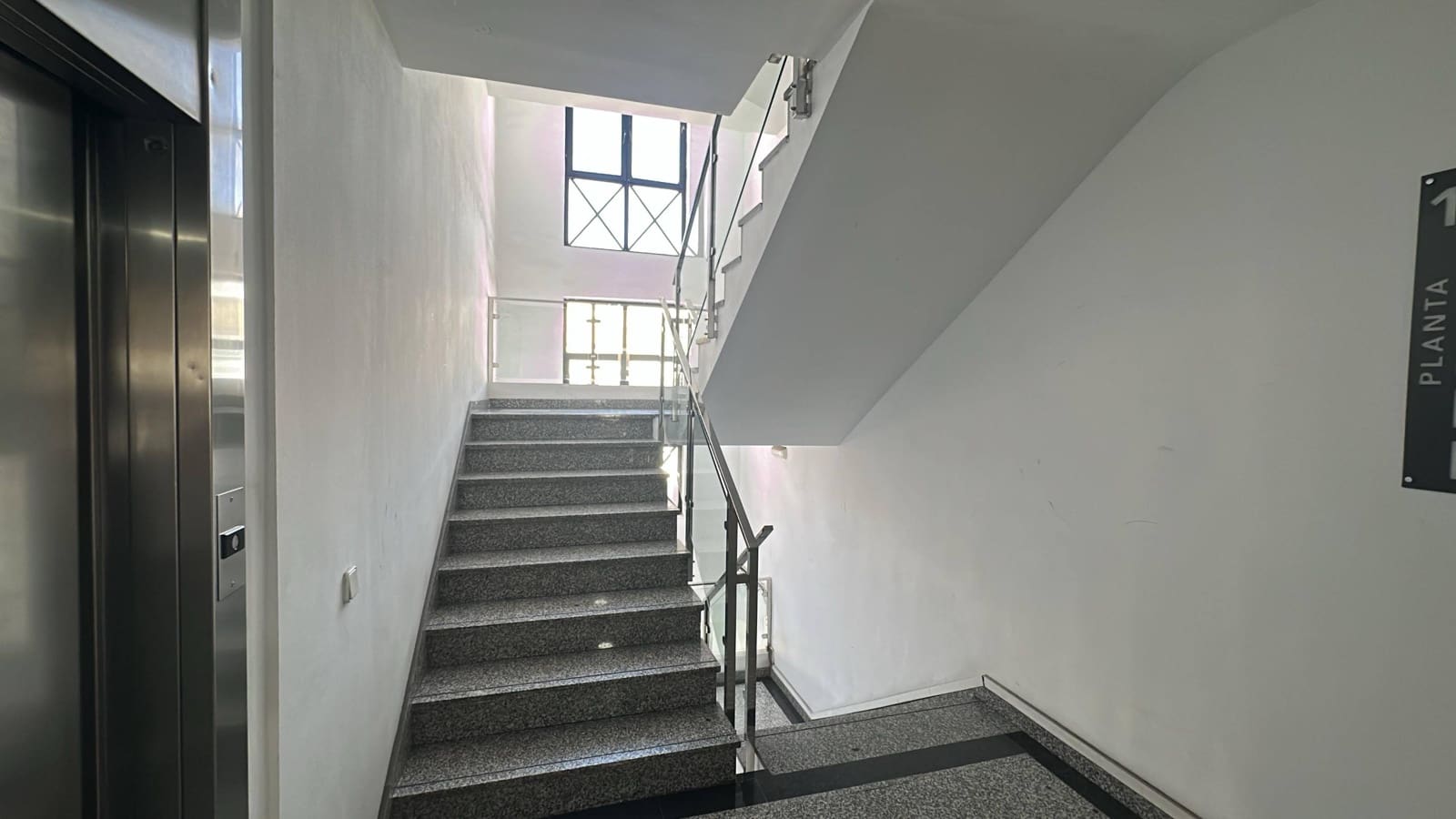 Kontor til leje i Arrecife - € 600 (Ref: 9026785)