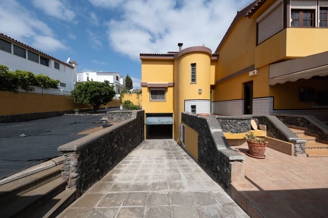 5 soveværelse Villa til salg i Santa Brígida - € 520.000 (Ref: 9034462)