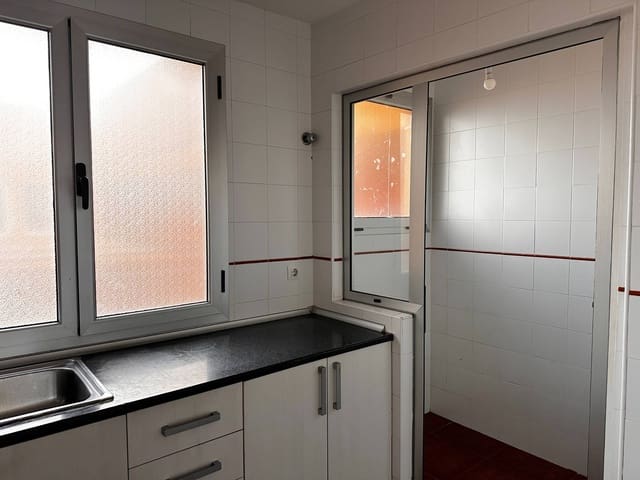 Piso de 2 habitaciones en Arucas en venta con garaje - 132.000 € (Ref: 9036565)