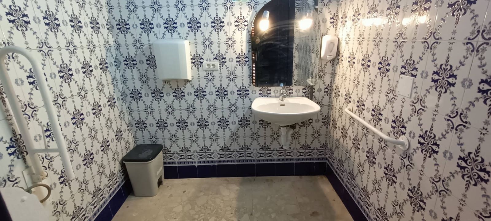 Kommersiell til salgs i Santa Cruz de Tenerife - € 90 000 (Ref: 9036569)