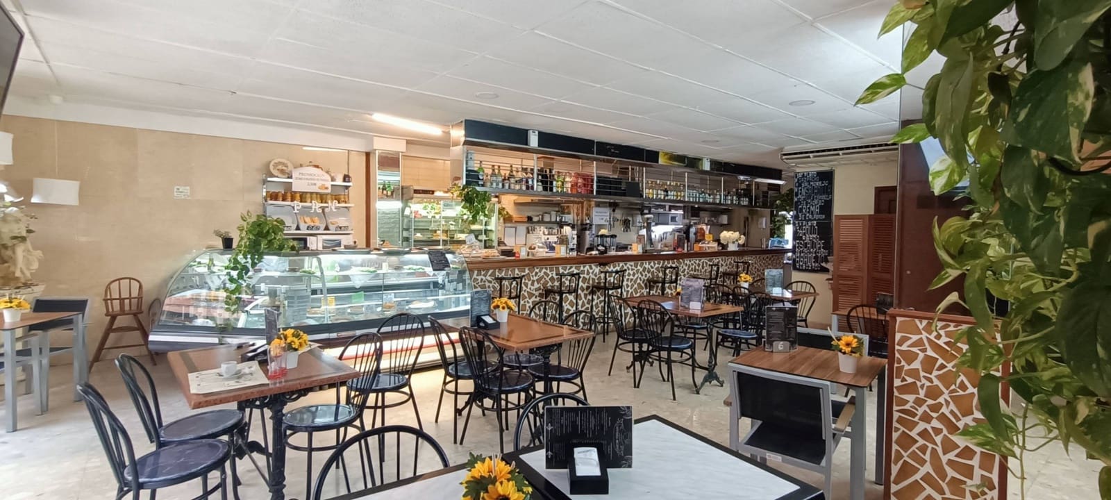 Commercial for sale in Santa Cruz de Tenerife - € 90,000 (Ref: 9036569)