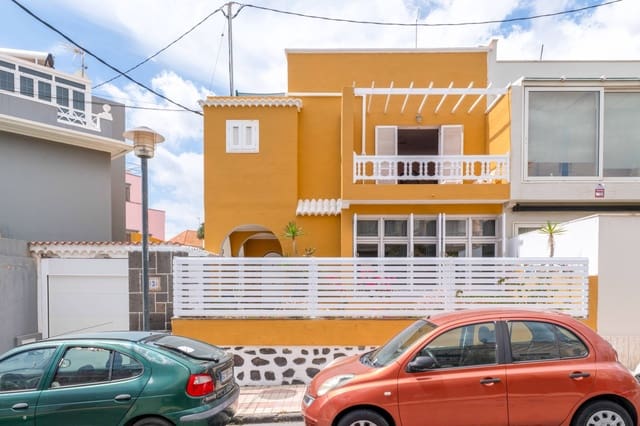 6 soveværelse Semi-Rækkehus til salg i Ciudad Jardín, Las Palmas de Gran Canaria med garage - € 890.000 (Ref: 9048748)