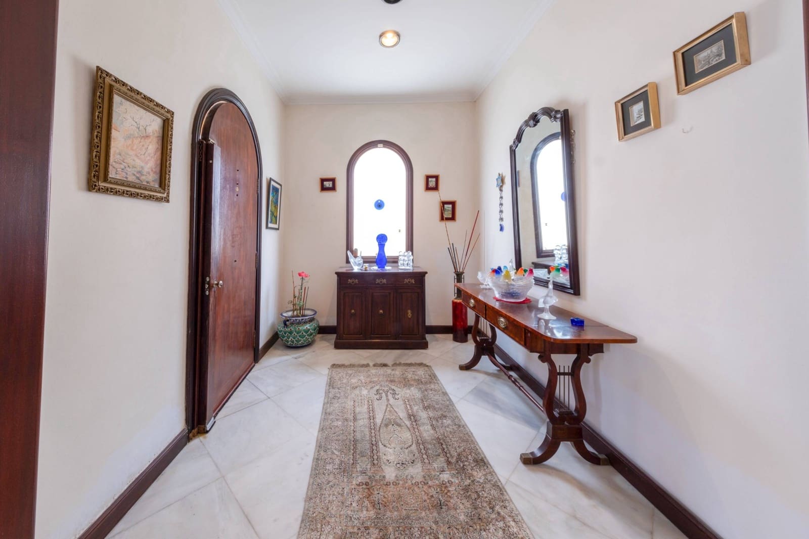 6 soveværelse Semi-Rækkehus til salg i Las Palmas de Gran Canaria med garage - € 890.000 (Ref: 9048748)