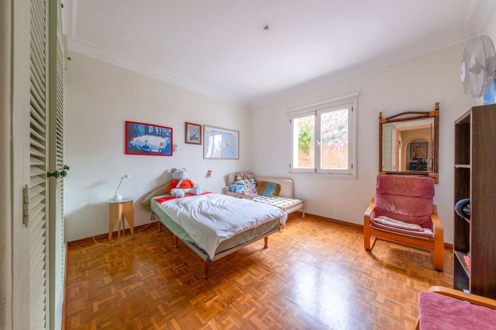 6 soveværelse Semi-Rækkehus til salg i Las Palmas de Gran Canaria med garage - € 890.000 (Ref: 9048748)