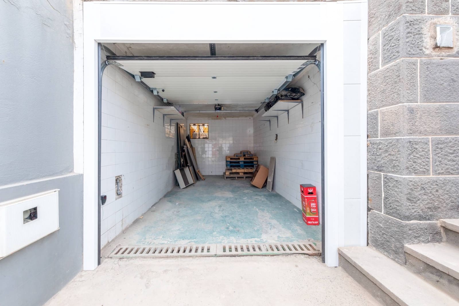 6 soveværelse Semi-Rækkehus til salg i Las Palmas de Gran Canaria med garage - € 890.000 (Ref: 9048748)