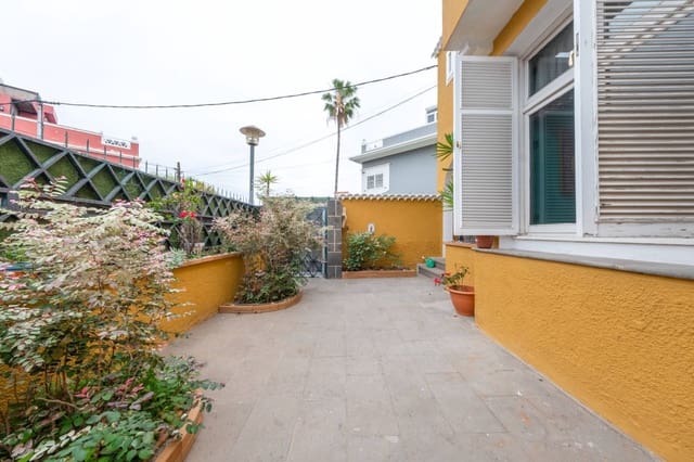 6 soverom Kjedet enebolig til salgs i Ciudad Jardín, Las Palmas de Gran Canaria med garasje - € 890 000 (Ref: 9048748)