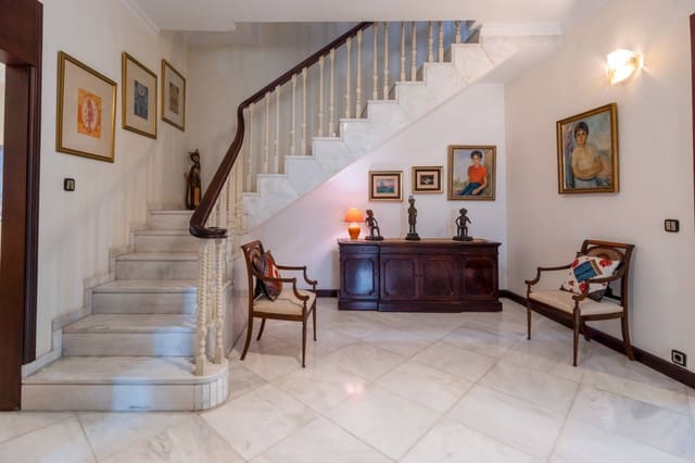 6 soverom Kjedet enebolig til salgs i Ciudad Jardín, Las Palmas de Gran Canaria med garasje - € 890 000 (Ref: 9048748)