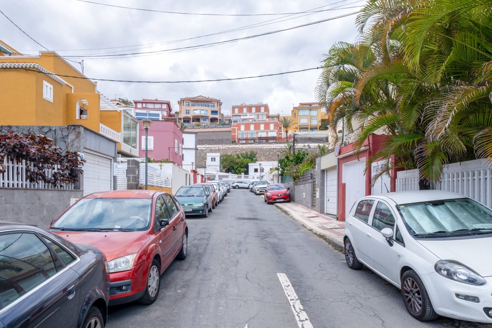 6 sovrum Semi-fristående Villa till salu i Las Palmas de Gran Canaria med garage - 890 000 € (Ref: 9048748)