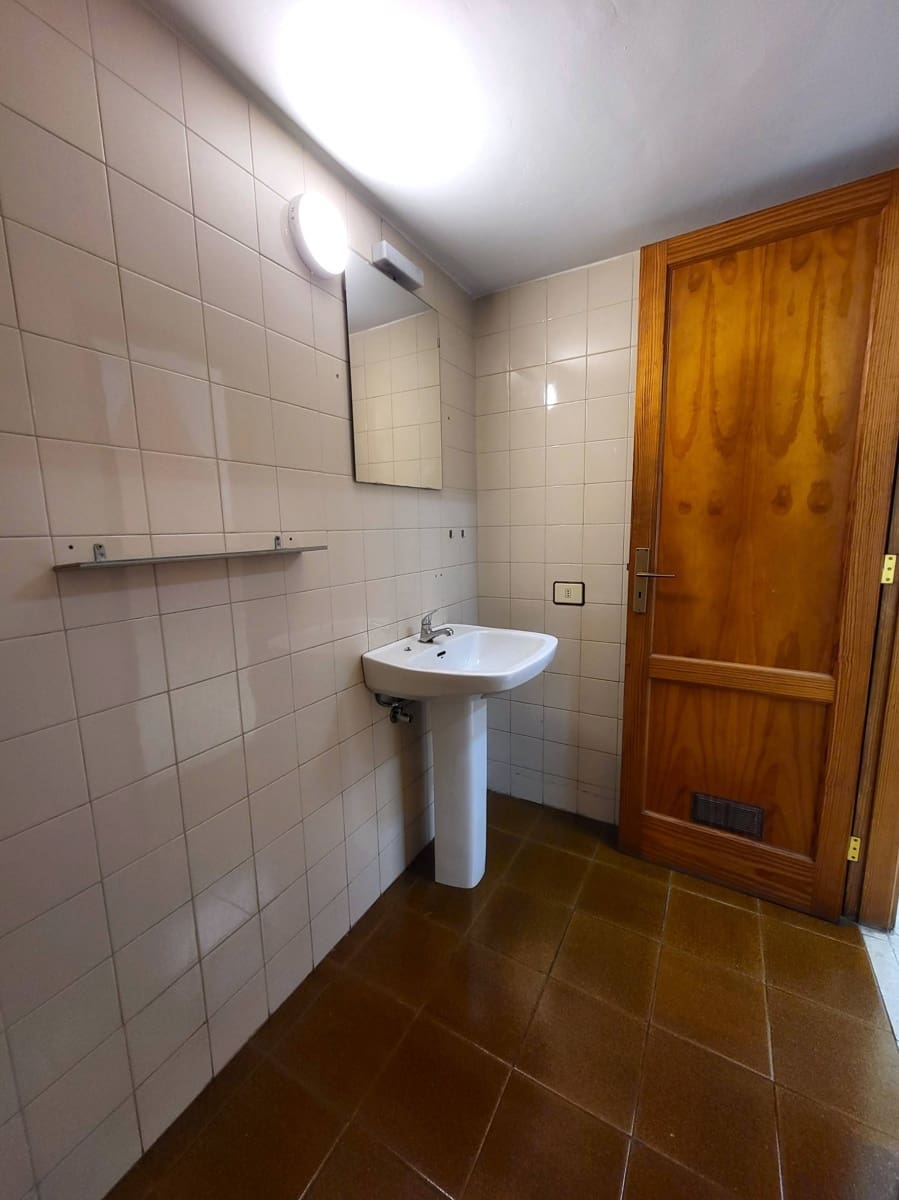 Erhverv til salg i Las Palmas de Gran Canaria - € 155.000 (Ref: 9051012)