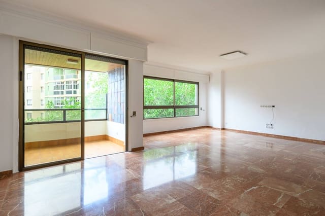 4 soveværelse Lejlighed til leje i Las Palmas de Gran Canaria med garage - € 1.700 (Ref: 9059335)