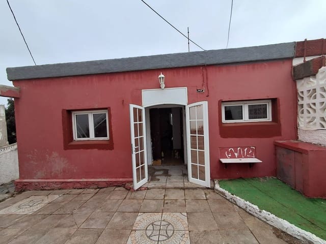 Chalet de 4 habitaciones en Tafira, Las Palmas de Gran Canaria en venta con piscina garaje - 470.000 € (Ref: 9085252)
