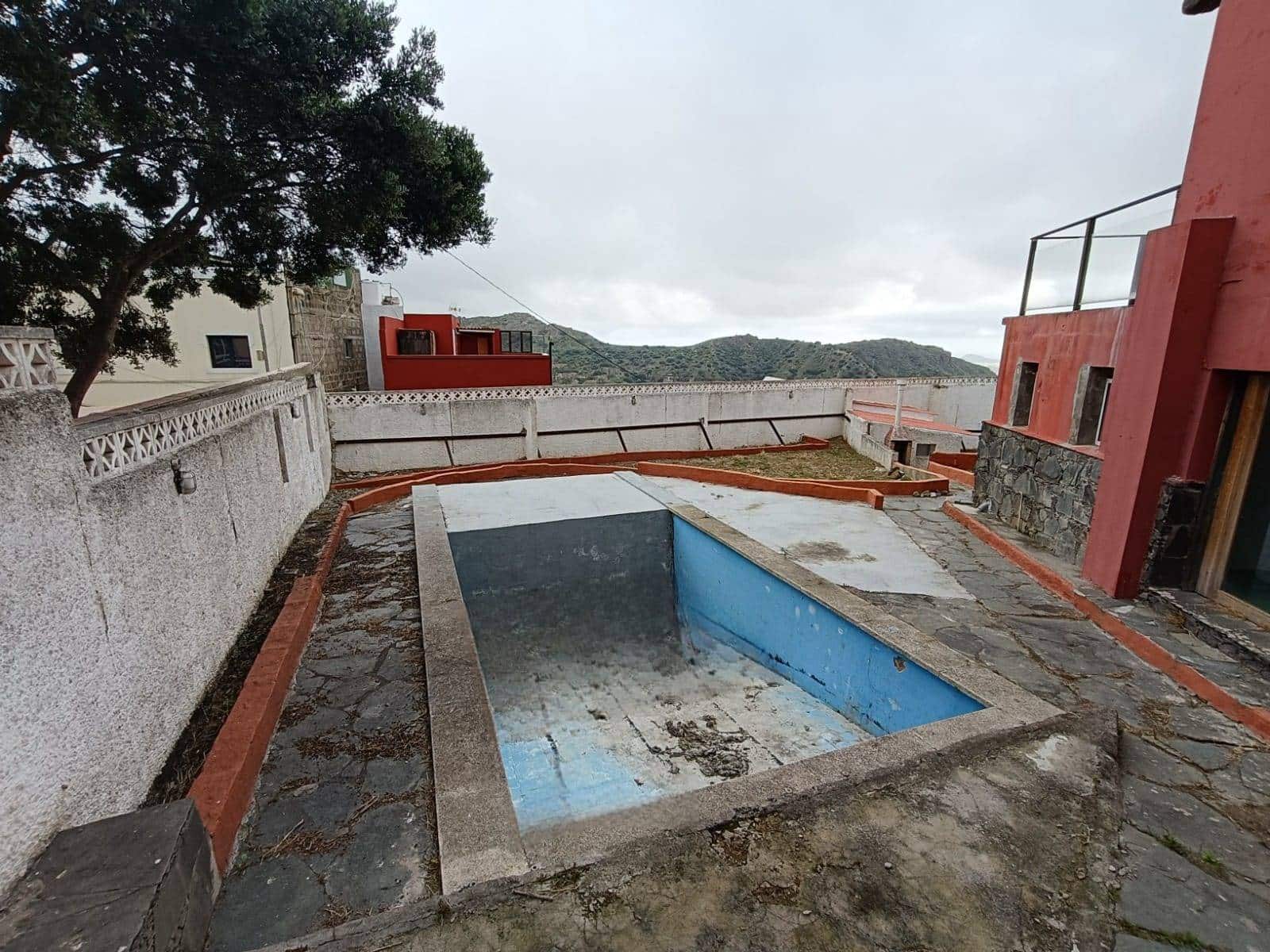 4 chambre Villa/Maison à vendre à Las Palmas de Gran Canaria avec piscine garage - 470 000 € (Ref: 9085252)