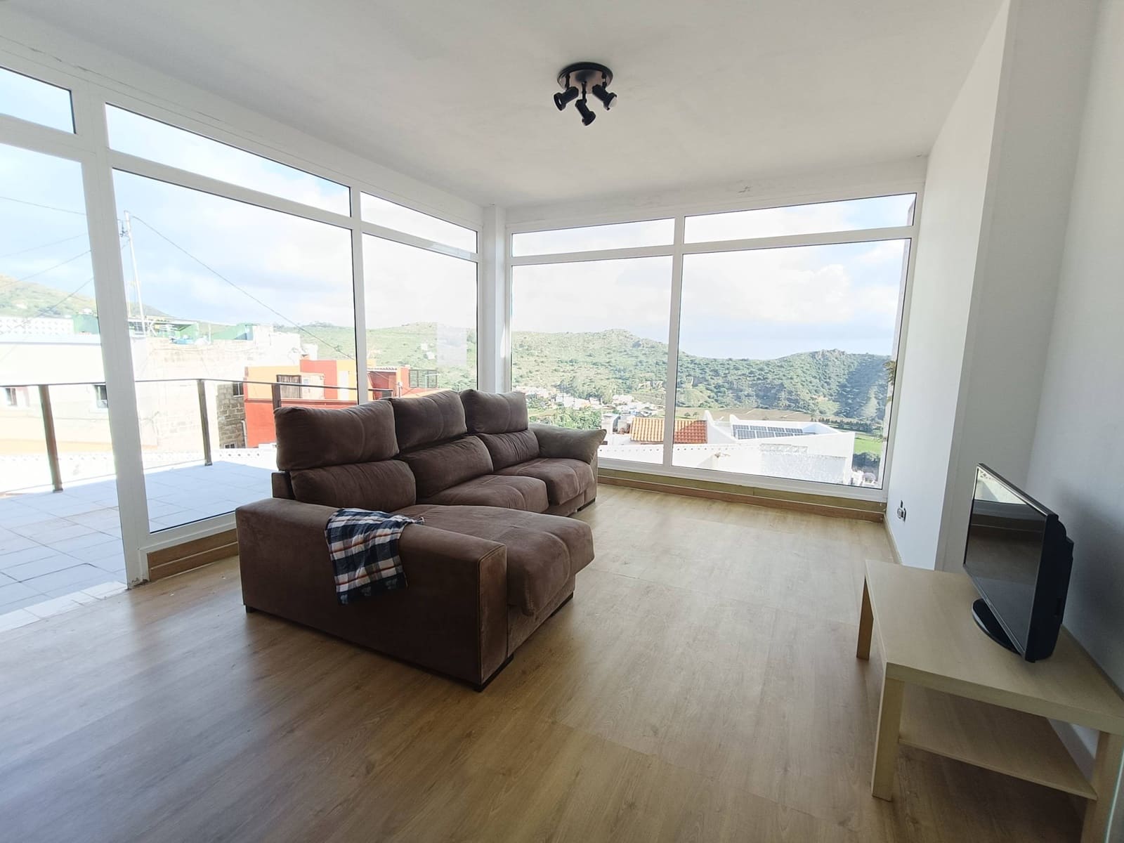 4 chambre Villa/Maison à vendre à Las Palmas de Gran Canaria avec piscine garage - 470 000 € (Ref: 9085252)