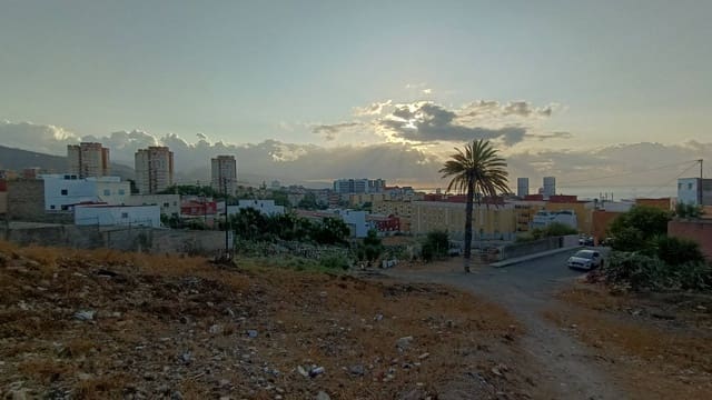 Tontti myytävänä paikassa Santa Cruz de Tenerife - 80 000 € (Ref: 9110276)