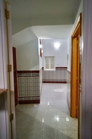 5 quarto Moradia em Banda para venda em San Lorenzo, Las Palmas de Gran Canaria - 240 000 € (Ref: 9110278)